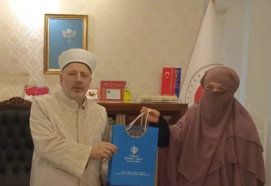 LETONYALI ÜNİVERSİTE ÖĞRENCİSİ MONTA STOŞA MÜSLÜMAN OLDU 4 LETONYALI ÜNİVERSİTE ÖĞRENCİSİ MONTA STOŞA MÜSLÜMAN OLDU