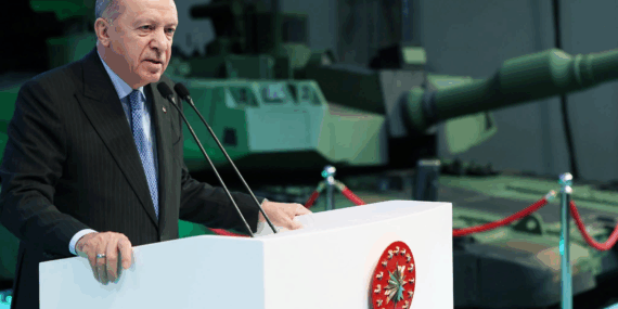 BMC’nin Yeni Üretim Tesisi Açıldı; İlk Yeni ALTAY Tankı Cumhurbaşkanı Erdoğan’a Teslim Edildi 13 BMC’nin Yeni Üretim Tesisi Açıldı; İlk Yeni ALTAY Tankı Cumhurbaşkanı Erdoğan’a Teslim Edildi