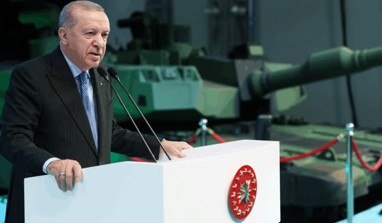 BMC’nin Yeni Üretim Tesisi Açıldı; İlk Yeni ALTAY Tankı Cumhurbaşkanı Erdoğan’a Teslim Edildi 54 BMC’nin Yeni Üretim Tesisi Açıldı; İlk Yeni ALTAY Tankı Cumhurbaşkanı Erdoğan’a Teslim Edildi