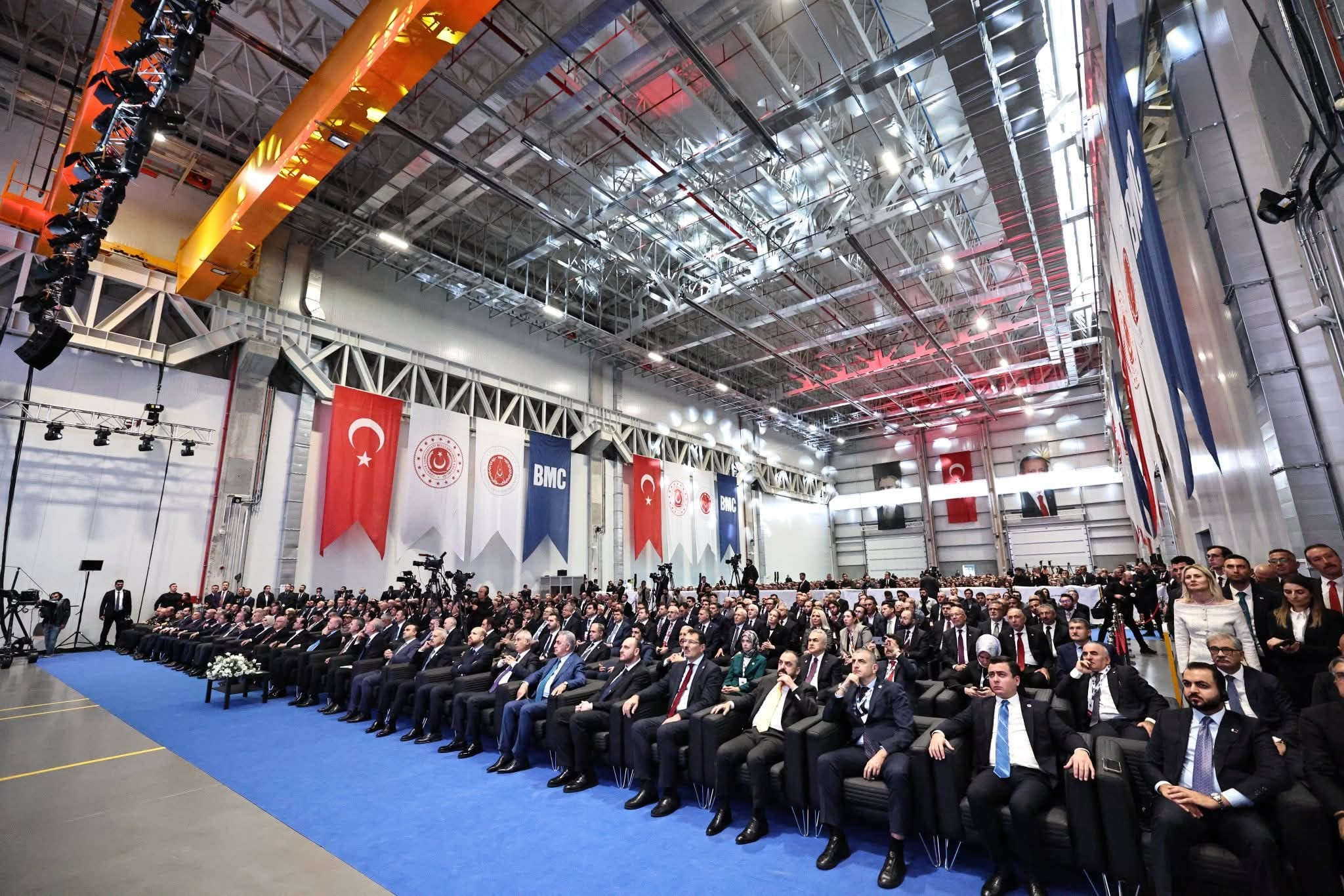 BMC’nin Yeni Üretim Tesisi Açıldı; İlk Yeni ALTAY Tankı Cumhurbaşkanı Erdoğan’a Teslim Edildi 6 BMC’nin Yeni Üretim Tesisi Açıldı; İlk Yeni ALTAY Tankı Cumhurbaşkanı Erdoğan’a Teslim Edildi