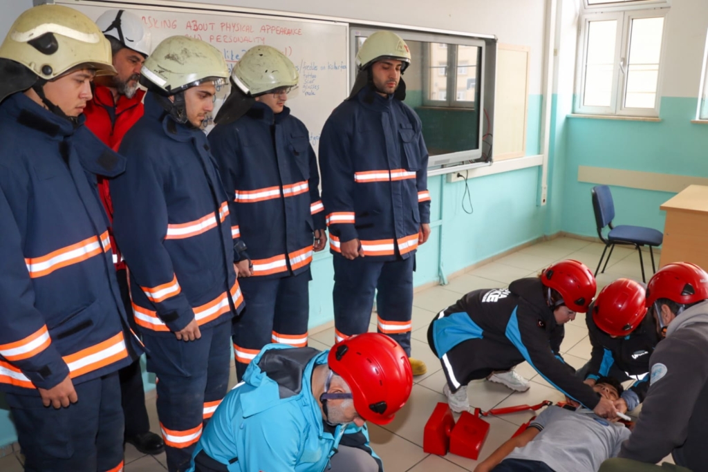 13 EKİM DÜNYA AFET RİSKLERİNİN AZALTILMASI GÜNÜ’NDE TATBİKAT GERÇEKLEŞTİRİLDİ