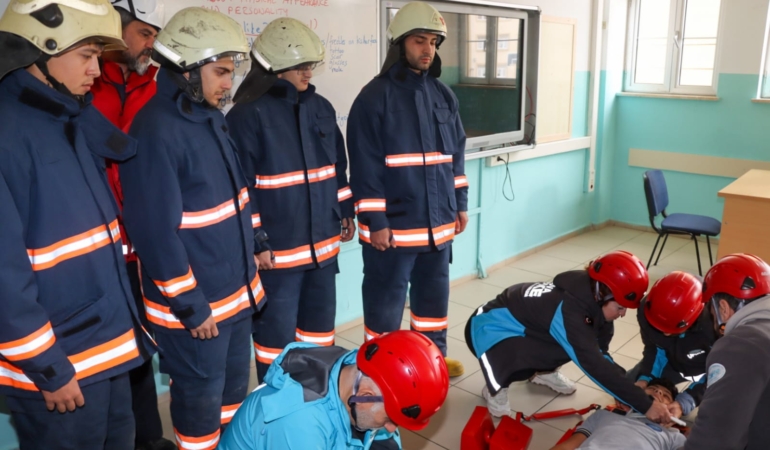 13 EKİM DÜNYA AFET RİSKLERİNİN AZALTILMASI GÜNÜ’NDE TATBİKAT GERÇEKLEŞTİRİLDİ