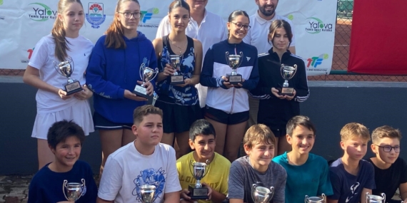 Yalova’da 14 Yaş Ulusal Tenis Turnuvası Heyecanı Yaşandı 11 Yalova’da 14 Yaş Ulusal Tenis Turnuvası Heyecanı Yaşandı