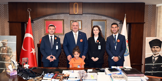 BAŞKAN GÜREL LÖSEMİLİ ÇOCUKLARLA BULUŞTU: “YALNIZ DEĞİLSİNİZ”