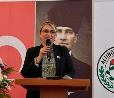 ALTINOVA’DA KADIN GELİŞİM AĞI’NDAN KOOPERATİFÇİLİK VE GİRİŞİMCİLİK SEMİNERİ: “KADIN GÜÇLENİRSE ALTINOVA GÜÇLENİR”