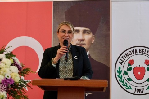 ALTINOVA’DA KADIN GELİŞİM AĞI’NDAN KOOPERATİFÇİLİK VE GİRİŞİMCİLİK SEMİNERİ: “KADIN GÜÇLENİRSE ALTINOVA GÜÇLENİR”