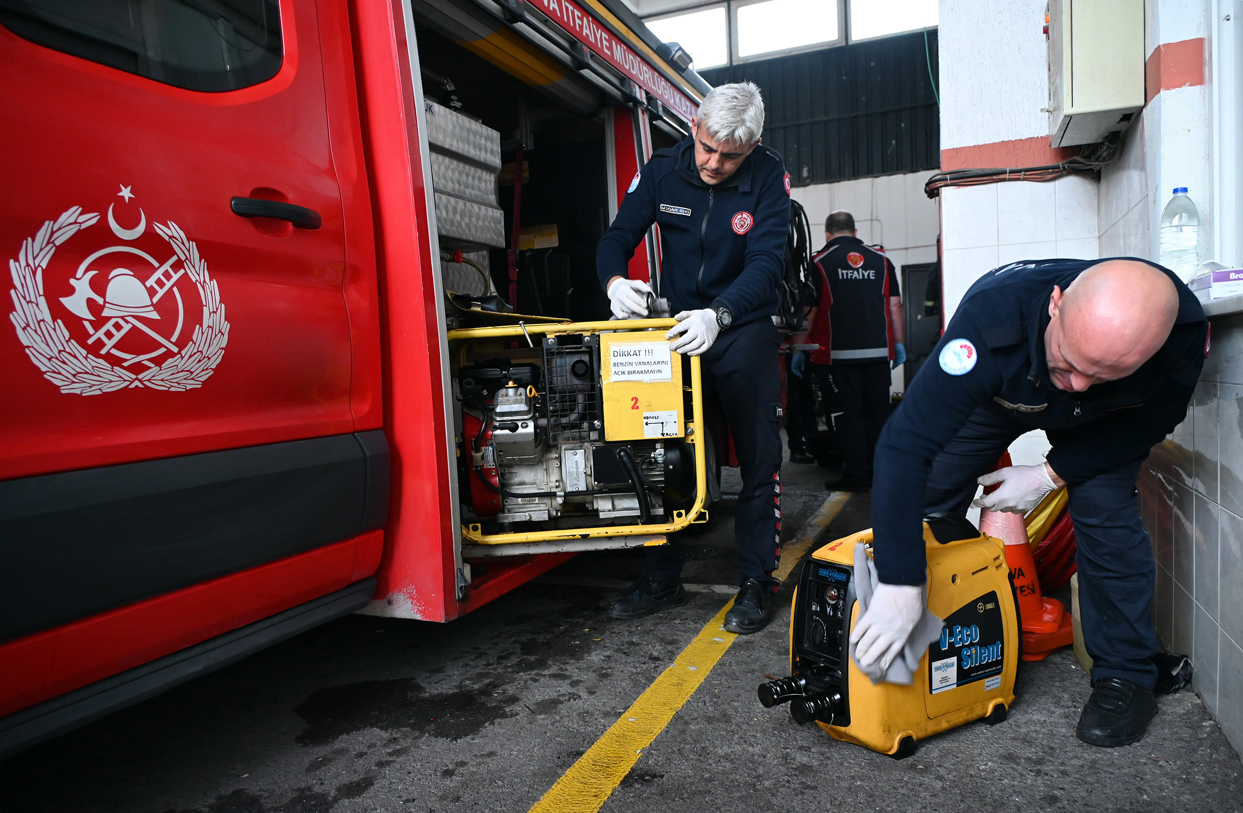 YALOVA İTFAİYESİ’NDEN KIŞA HAZIRLIK BAKIMI 5 YALOVA İTFAİYESİ’NDEN KIŞA HAZIRLIK BAKIMI