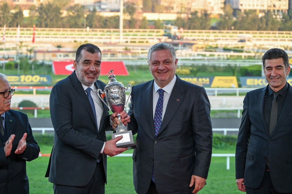 GELENEKSEL ‘YÜRÜYEN KÖŞK KOŞUSU’NUN 9’UNCUSU GERÇEKLEŞTİ  