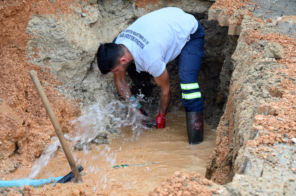 SU ARIZALARINA VE TIKANAN MAZGALLARA ANINDA MÜDAHALE