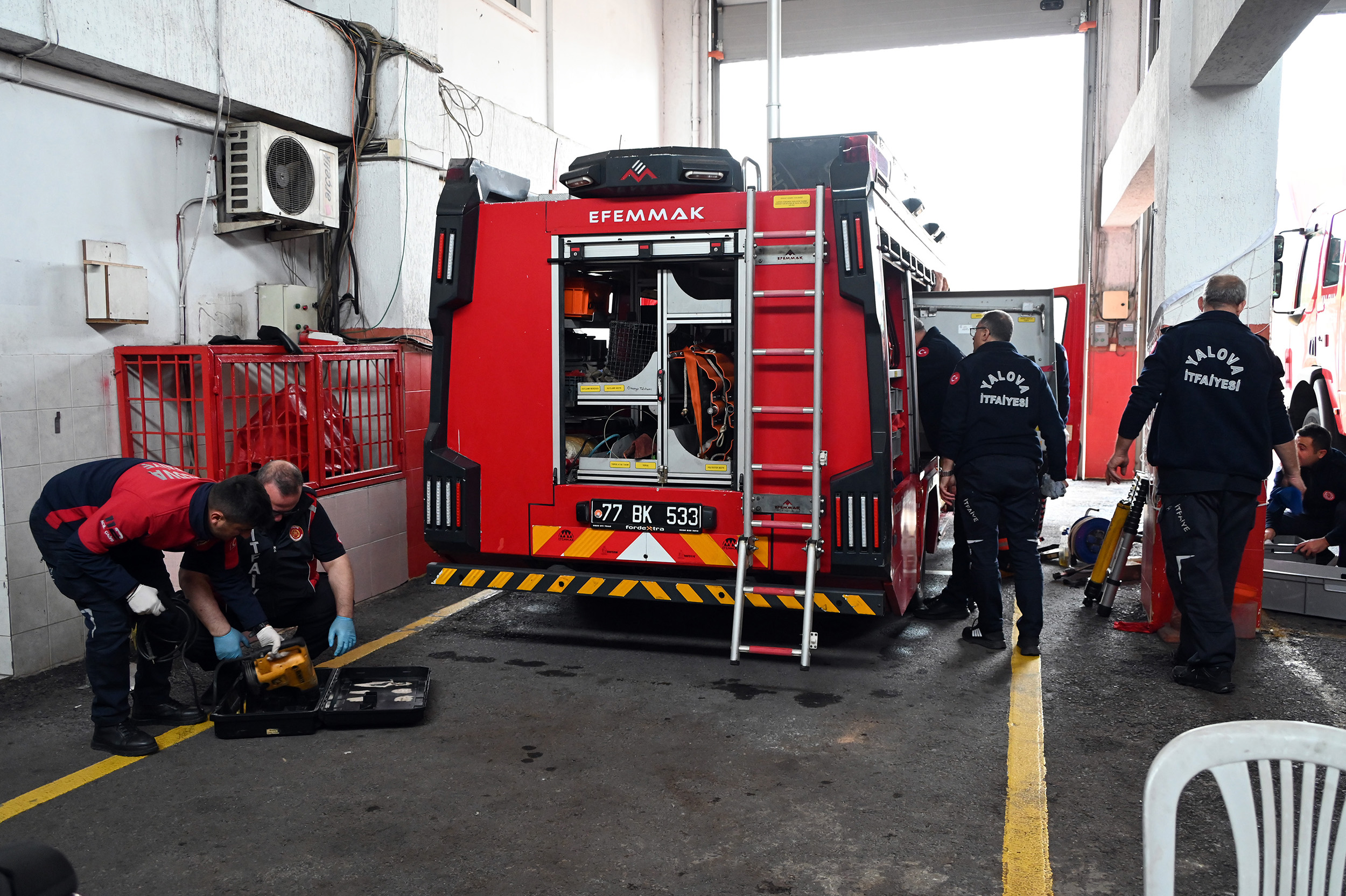 YALOVA İTFAİYESİ’NDEN KIŞA HAZIRLIK BAKIMI 4 YALOVA İTFAİYESİ’NDEN KIŞA HAZIRLIK BAKIMI