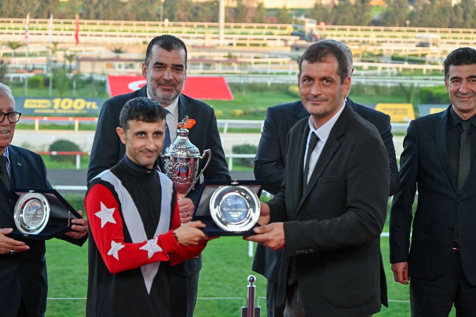 GELENEKSEL ‘YÜRÜYEN KÖŞK KOŞUSU’NUN 9’UNCUSU GERÇEKLEŞTİ  