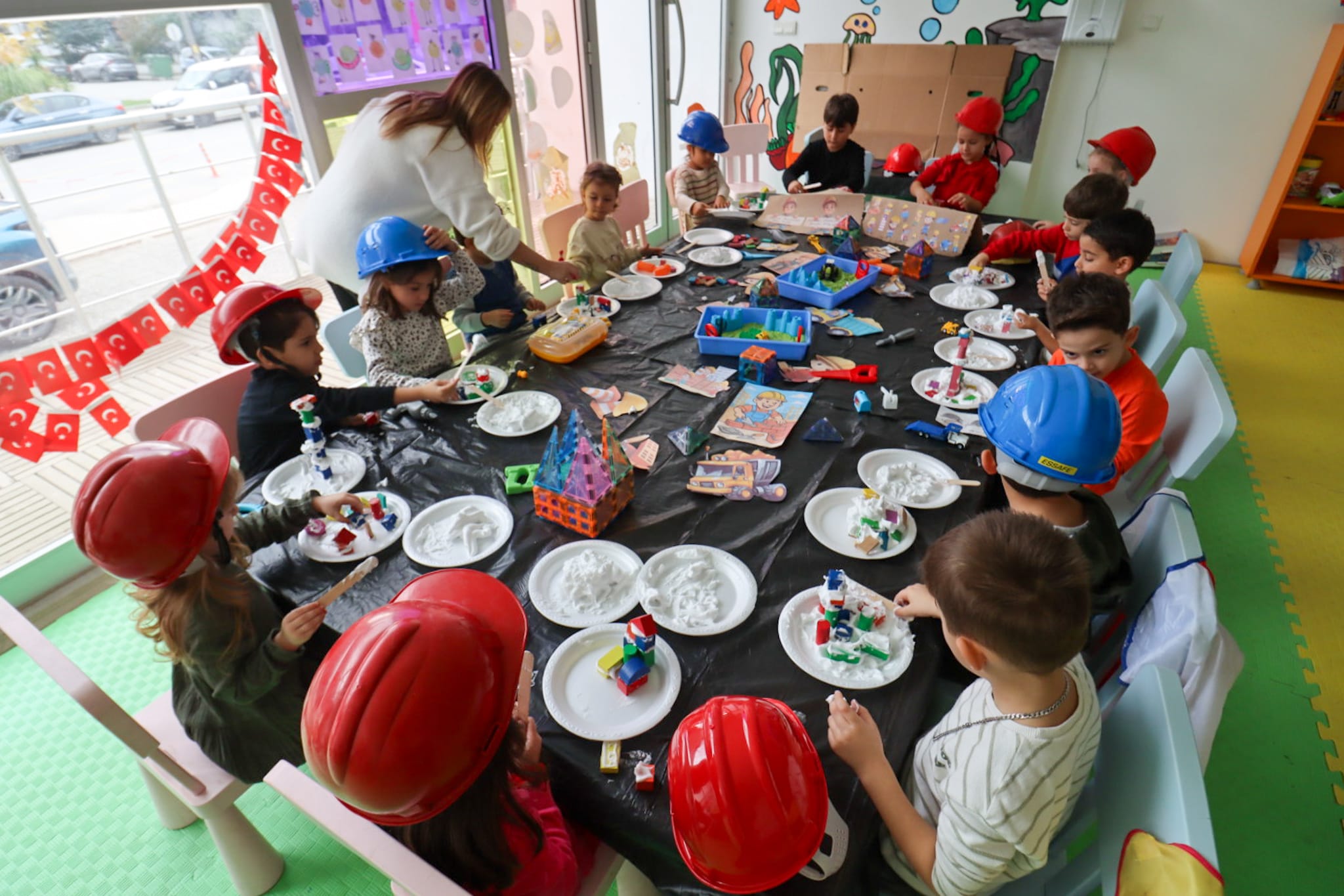 YAPI-İNŞA MİMARİ ESERLER ATÖLYESİ MİNİKLERLE BULUŞTU