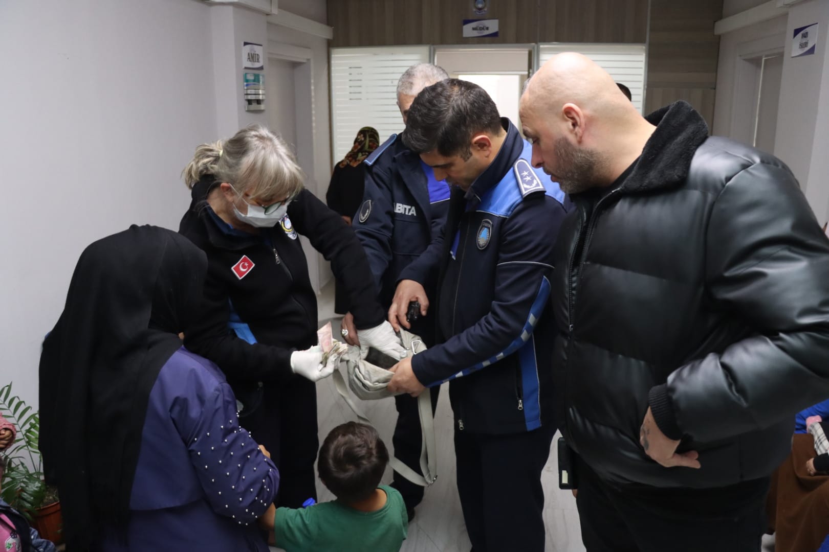 YALOVA BELEDİYESİ ZABITA EKİPLERİNDEN DİLENCİLERE OPERASYON