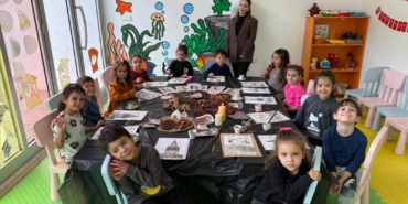 KAHVE KOKULU RESİMLERLE RENKLİ BİR GÜN