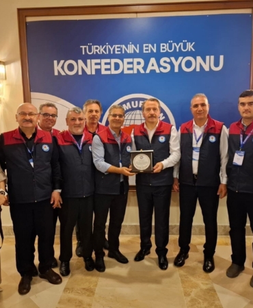 EĞİTİM BİR-SEN YALOVA ŞUBESİ, “BÜYÜK TÜRKİYE BULUŞMASI”NDAN ÖDÜLLE DÖNDÜ