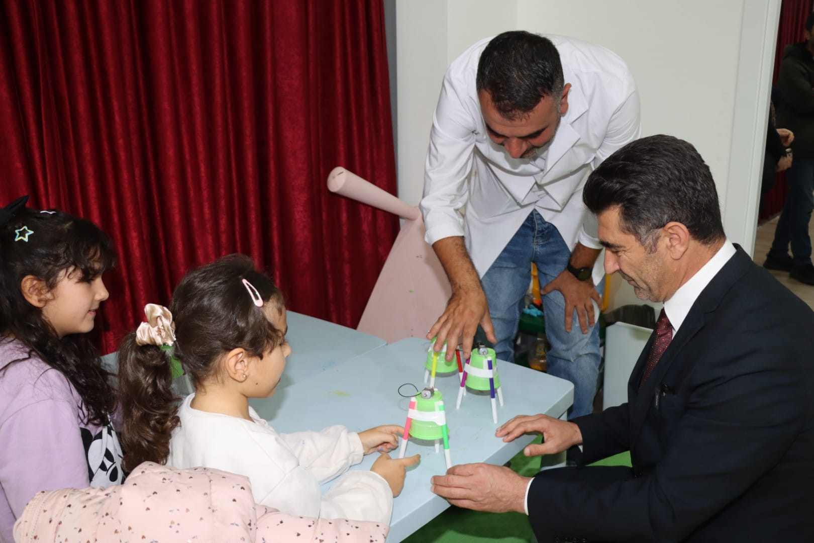 İstanbul Kadıköy ve Yalova Belediyeleri’nden Ortak Çocuk Etkinliği: Minikler Sanatla Dolu Bir Ara Tatil Yaşıyor 1 İstanbul Kadıköy ve Yalova Belediyeleri’nden Ortak Çocuk Etkinliği: Minikler Sanatla Dolu Bir Ara Tatil Yaşıyor