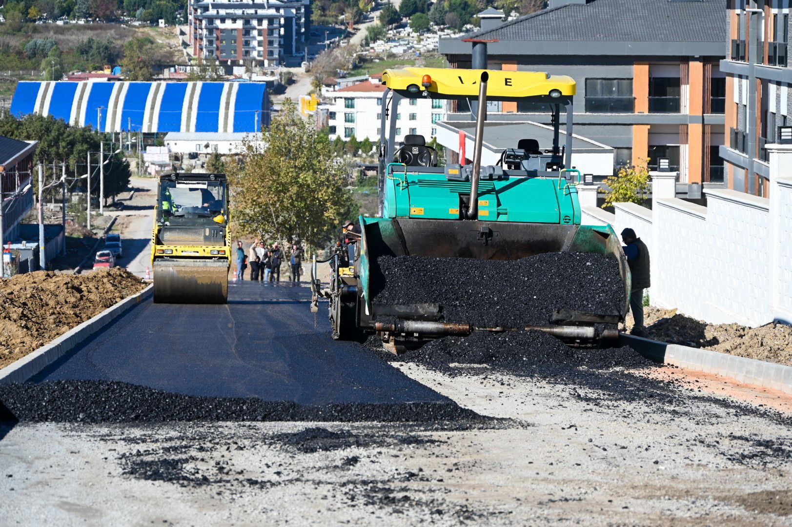 YALOVA BELEDİYE BAŞKANI MEHMET GÜREL, MUSTAFAKEMALPAŞA MAHALLESİ’NDE ÇALIŞMALARI İNCELEDİ