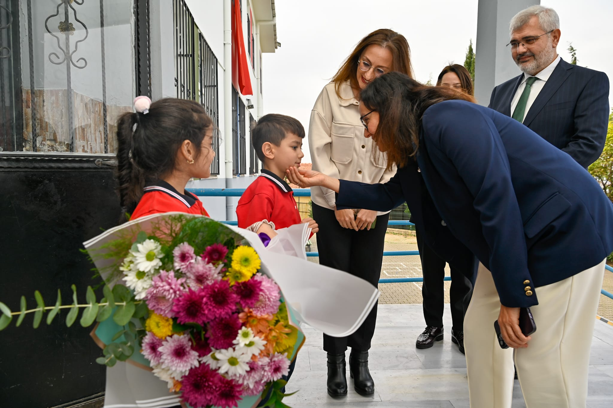 Vali Dr. Hülya Kaya, Bağlarbaşı Mahallesi’nde Vatandaşlarla Buluştu 5 Vali Dr. Hülya Kaya, Bağlarbaşı Mahallesi’nde Vatandaşlarla Buluştu