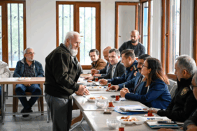 Vali Dr. Hülya Kaya, Bağlarbaşı Mahallesi’nde Vatandaşlarla Buluştu