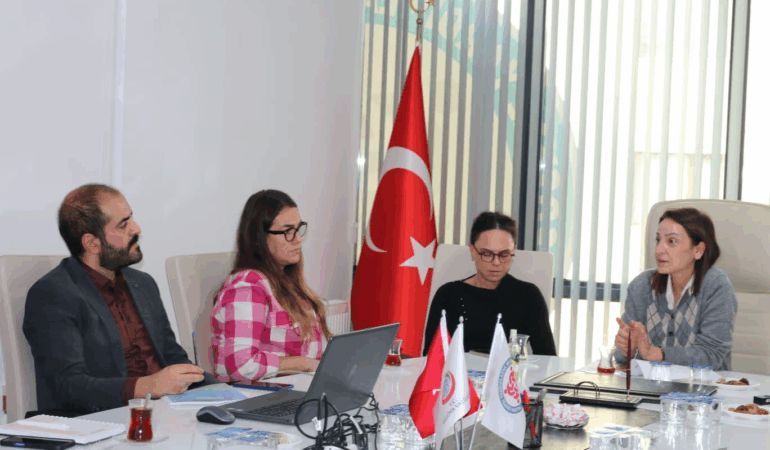 ROMAN VATANDAŞLARIN YAŞAM KOŞULLARININ İYİLEŞTİRİLMESİ İÇİN YALOVA’DA KOORDİNASYON TOPLANTISI YAPILDI