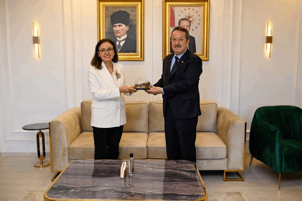 MSÜ Rektör Yardımcısı Prof. Dr. Serdar Salman’dan Yalova Valisi Dr. Hülya Kaya’ya Ziyaret