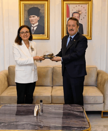 MSÜ Rektör Yardımcısı Prof. Dr. Serdar Salman’dan Yalova Valisi Dr. Hülya Kaya’ya Ziyaret