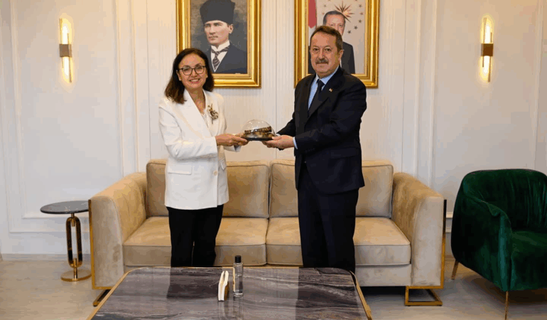 MSÜ Rektör Yardımcısı Prof. Dr. Serdar Salman’dan Yalova Valisi Dr. Hülya Kaya’ya Ziyaret