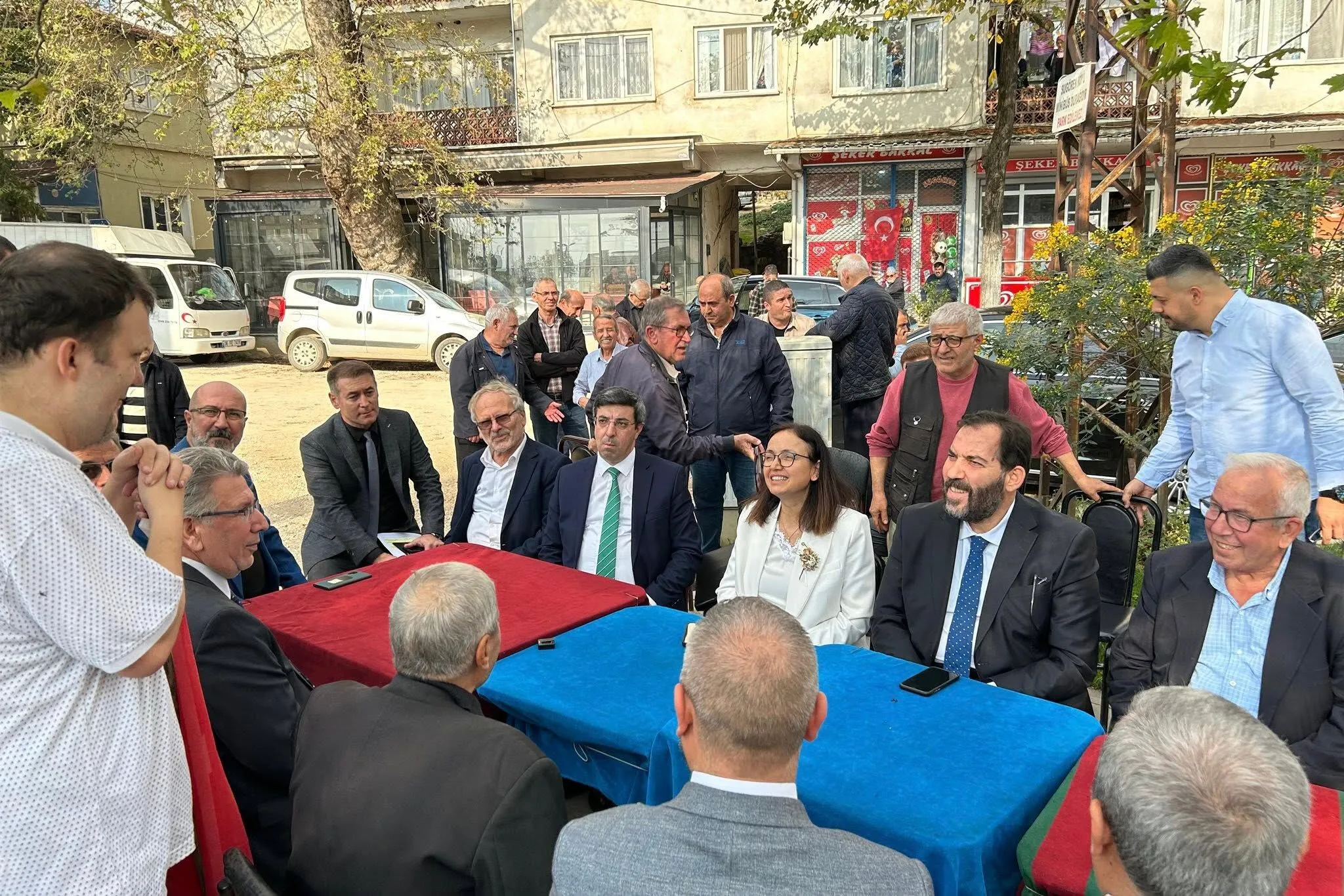 Sugören’de Konforlu Ulaşım İçin Sıcak Asfalt Seferberliği 5 Sugören’de Konforlu Ulaşım İçin Sıcak Asfalt Seferberliği