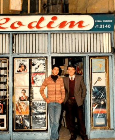 RODİM KEMAL’İN MİRASI: BİR PLAK ARŞİVİNİN İZMİR’E YOLCULUĞU