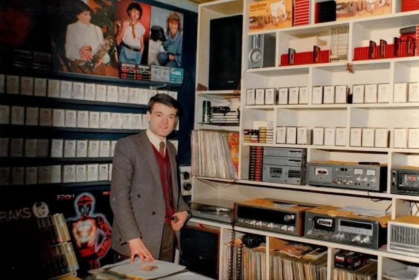 RODİM KEMAL’İN MİRASI: BİR PLAK ARŞİVİNİN İZMİR’E YOLCULUĞU 4 RODİM KEMAL’İN MİRASI: BİR PLAK ARŞİVİNİN İZMİR’E YOLCULUĞU