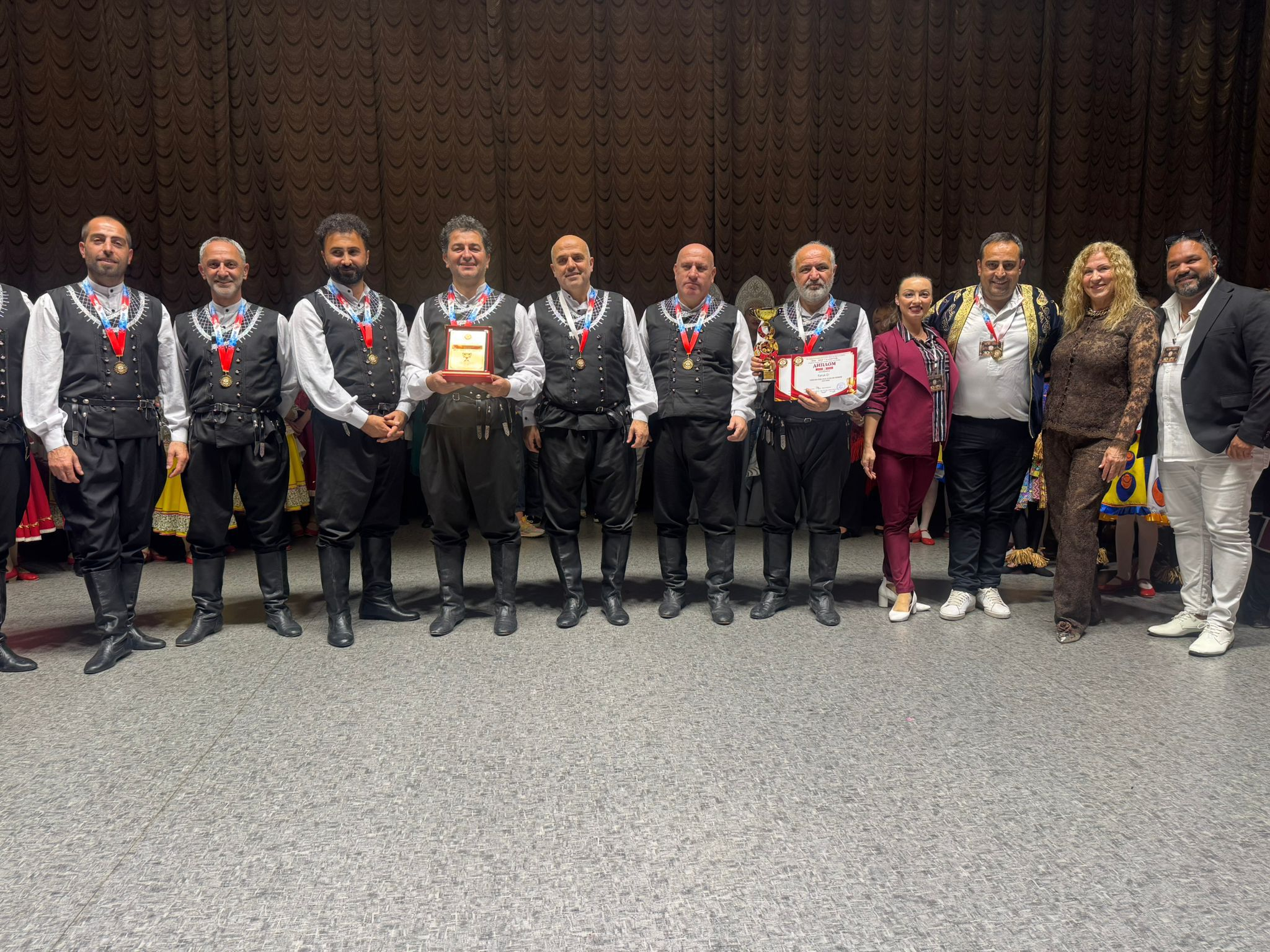 Yalova Yürüyen Köşk Halk Oyunları Derneği Soçi’de Türkiye’ye Birincilik Getirdi