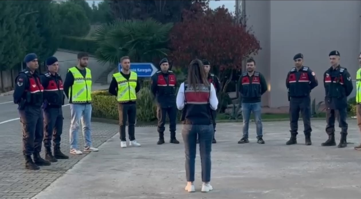 Yalova Merkezli Nitelikli Dolandırıcılık Operasyonu: 8 İlde 10 Şüpheli Yakalandı 1 Yalova Merkezli Nitelikli Dolandırıcılık Operasyonu: 8 İlde 10 Şüpheli Yakalandı