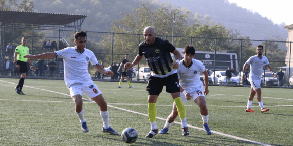 ÇİFTLİKKÖY BELEDİYESPOR’DAN ÇINARCIK’A GOL YAĞMURU (7-2)