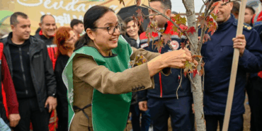 Yalova’da Minik Eller Yeşil Vatan İçin Fidan Dikti