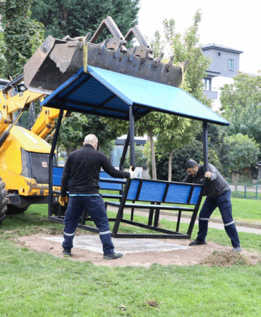 ÇİFTLİKKÖY BELEDİYESİ YENİ KENT MOBİLYALARINI DEVREYE ALIYOR