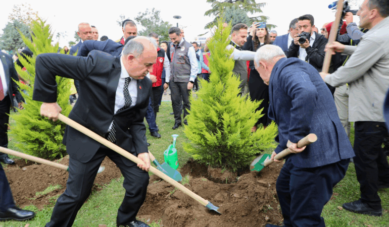 11 Kasım Milli Ağaçlandırma Günü’nde Ordu’da 210 Fidan Toprakla Buluştu
