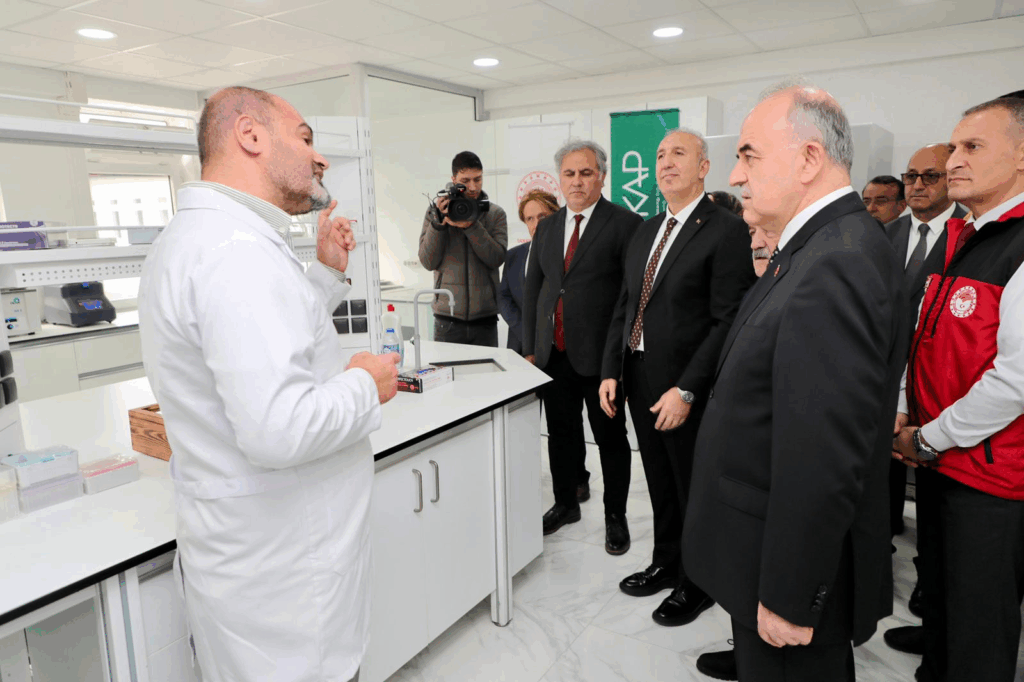 Vali Muammer Erol, “DOKAP İllerinde Arı Kolonilerinin Hastalıklarla Mücadele ve Tedavisi” Projesinin Lansmanına Katıldı