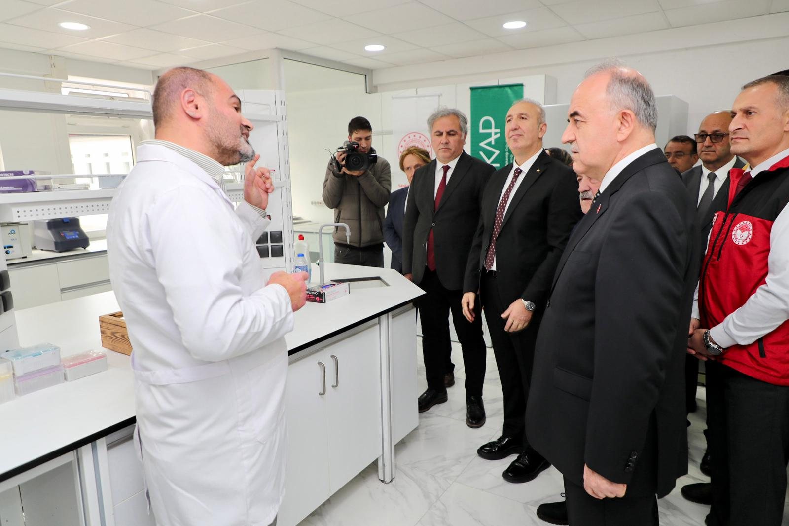 Vali Muammer Erol, “DOKAP İllerinde Arı Kolonilerinin Hastalıklarla Mücadele ve Tedavisi” Projesinin Lansmanına Katıldı