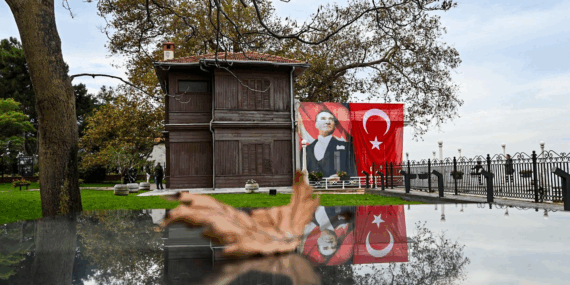 Atatürk’ün Doğa Sevgisinin Simgesi Yürüyen Köşk, 10 Kasım’da Ziyaretçi Akınına Uğradı