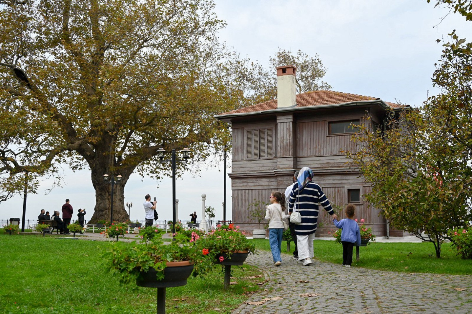Atatürk’ün Doğa Sevgisinin Simgesi Yürüyen Köşk, 10 Kasım’da Ziyaretçi Akınına Uğradı