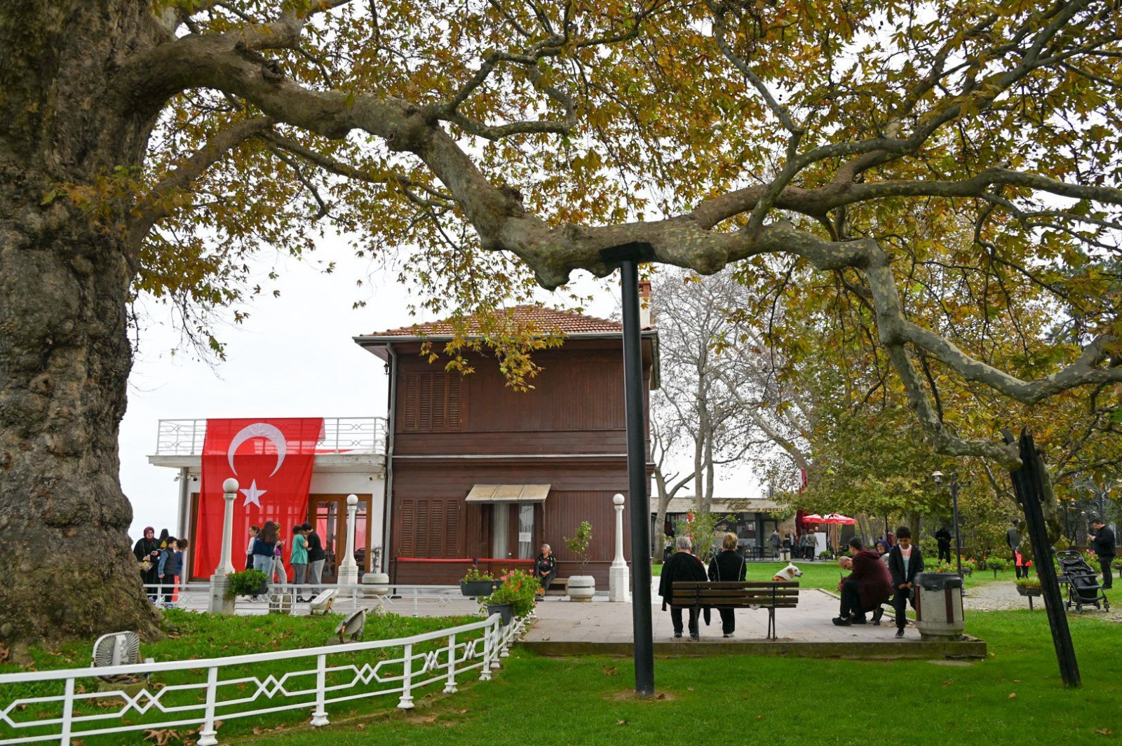 Atatürk’ün Doğa Sevgisinin Simgesi Yürüyen Köşk, 10 Kasım’da Ziyaretçi Akınına Uğradı