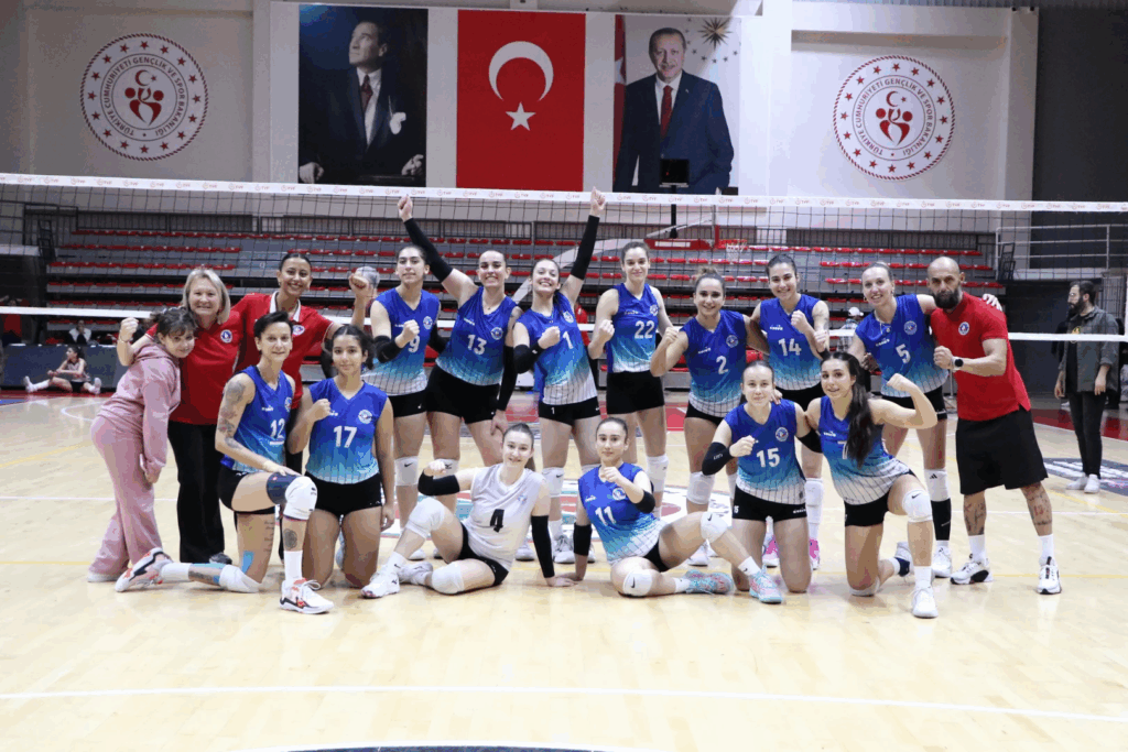 FİLEDE ÇİFTLİKKÖY KIZLARI SERİYİ SÜRDÜRDÜ (3-1)