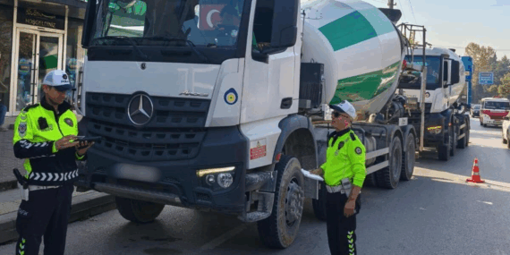 Yalova’da Transmikser Araçlarına Sıkı Denetim: 378 Araç Kontrol Edildi