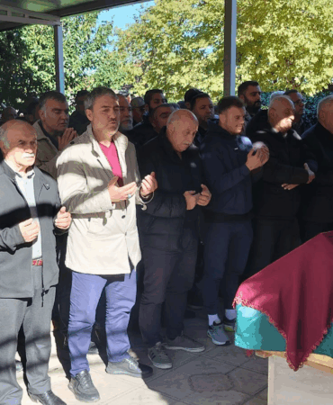 Yalova’nın Saygın Ailelerinden Topçular’ın Acı Günü: Müyesser Topçular Hakk’a Uğurlandı