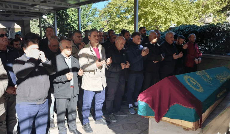 Yalova’nın Saygın Ailelerinden Topçular’ın Acı Günü: Müyesser Topçular Hakk’a Uğurlandı