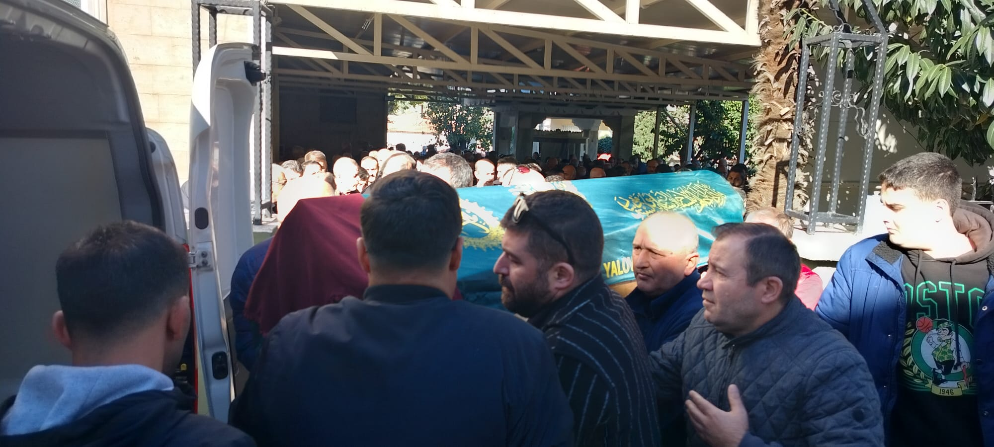 Yalova’nın Saygın Ailelerinden Topçular’ın Acı Günü: Müyesser Topçular Hakk’a Uğurlandı 6 Yalova’nın Saygın Ailelerinden Topçular’ın Acı Günü: Müyesser Topçular Hakk’a Uğurlandı