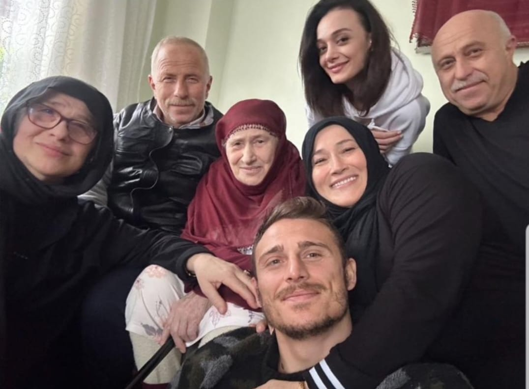 Yalova’nın Saygın Ailelerinden Topçular’ın Acı Günü: Müyesser Topçular Hakk’a Uğurlandı 4 Yalova’nın Saygın Ailelerinden Topçular’ın Acı Günü: Müyesser Topçular Hakk’a Uğurlandı