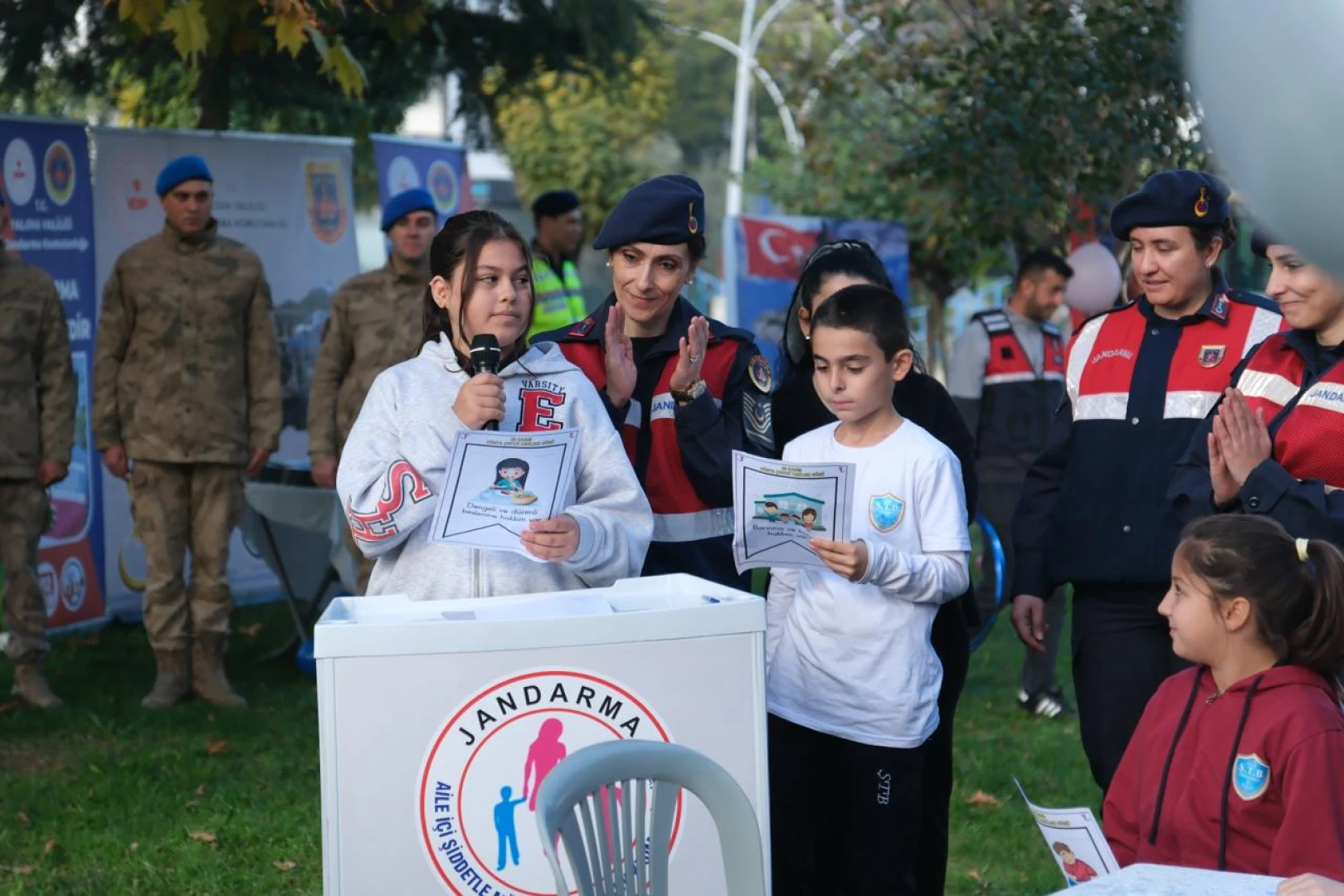 ÇİFTLİKKÖY’DE 20 KASIM DÜNYA ÇOCUK HAKLARI GÜNÜ KUTLANDI 5 ÇİFTLİKKÖY’DE 20 KASIM DÜNYA ÇOCUK HAKLARI GÜNÜ KUTLANDI