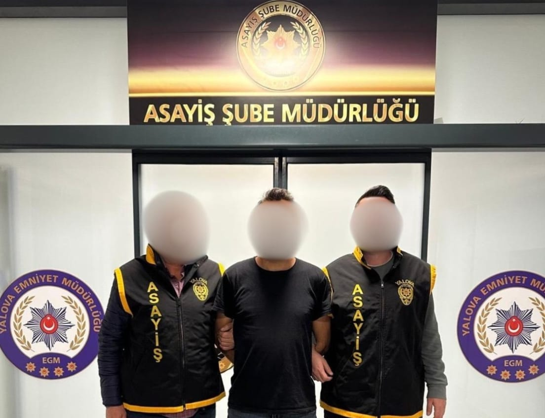 Yalova Emniyeti’nden Suçlulara Geçit Yok: 18 Yıl 10 Ay Kesinleşmiş Hapis Cezası Bulunan Firari Yakalandı