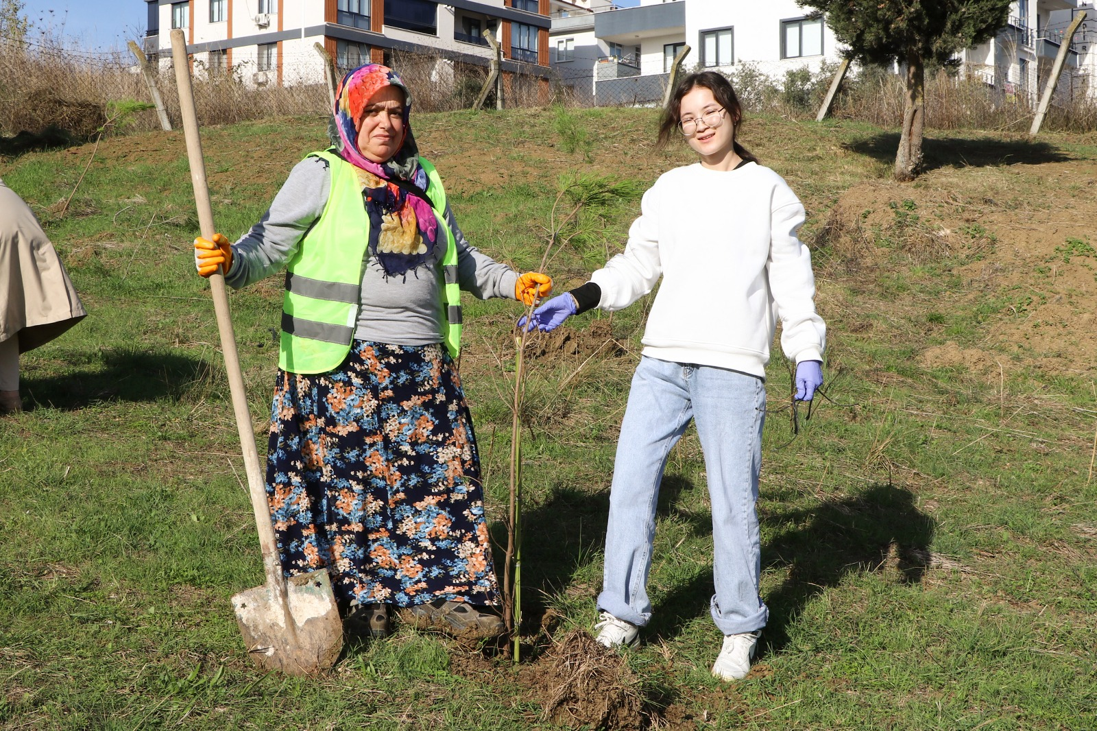 ÇİFTLİKKÖYLÜ KADINLARDAN MAHALLELERİNE ÖRNEK DUYARLILIK
